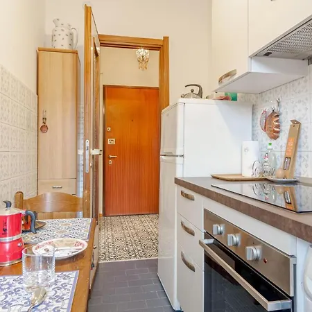 Apartment 1 Bedroom Lovely In *