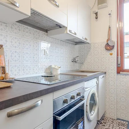 Apartment 1 Bedroom Lovely In *