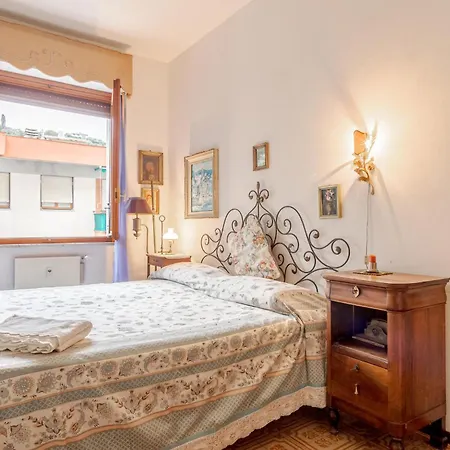 1 Bedroom Lovely In Daire