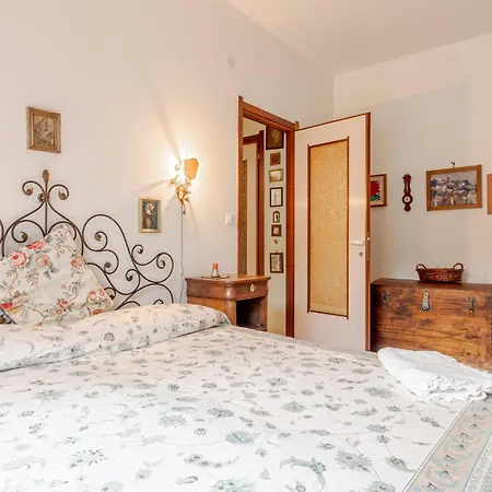 Apartment 1 Bedroom Lovely In